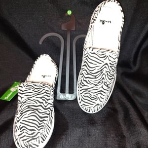 Zebra print women's pull on sneakers